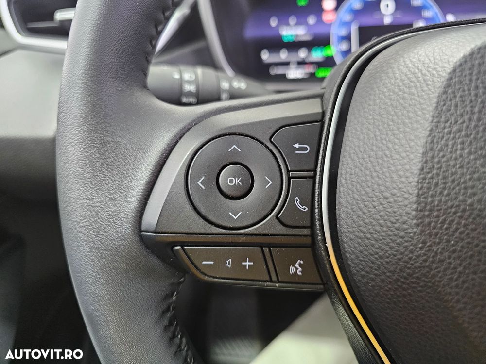 Toyota Corolla 1.8 HSD Business - 11