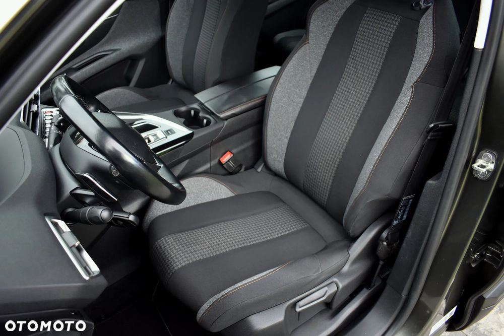Peugeot 5008 BlueHDi 130 EAT8 Active - 25