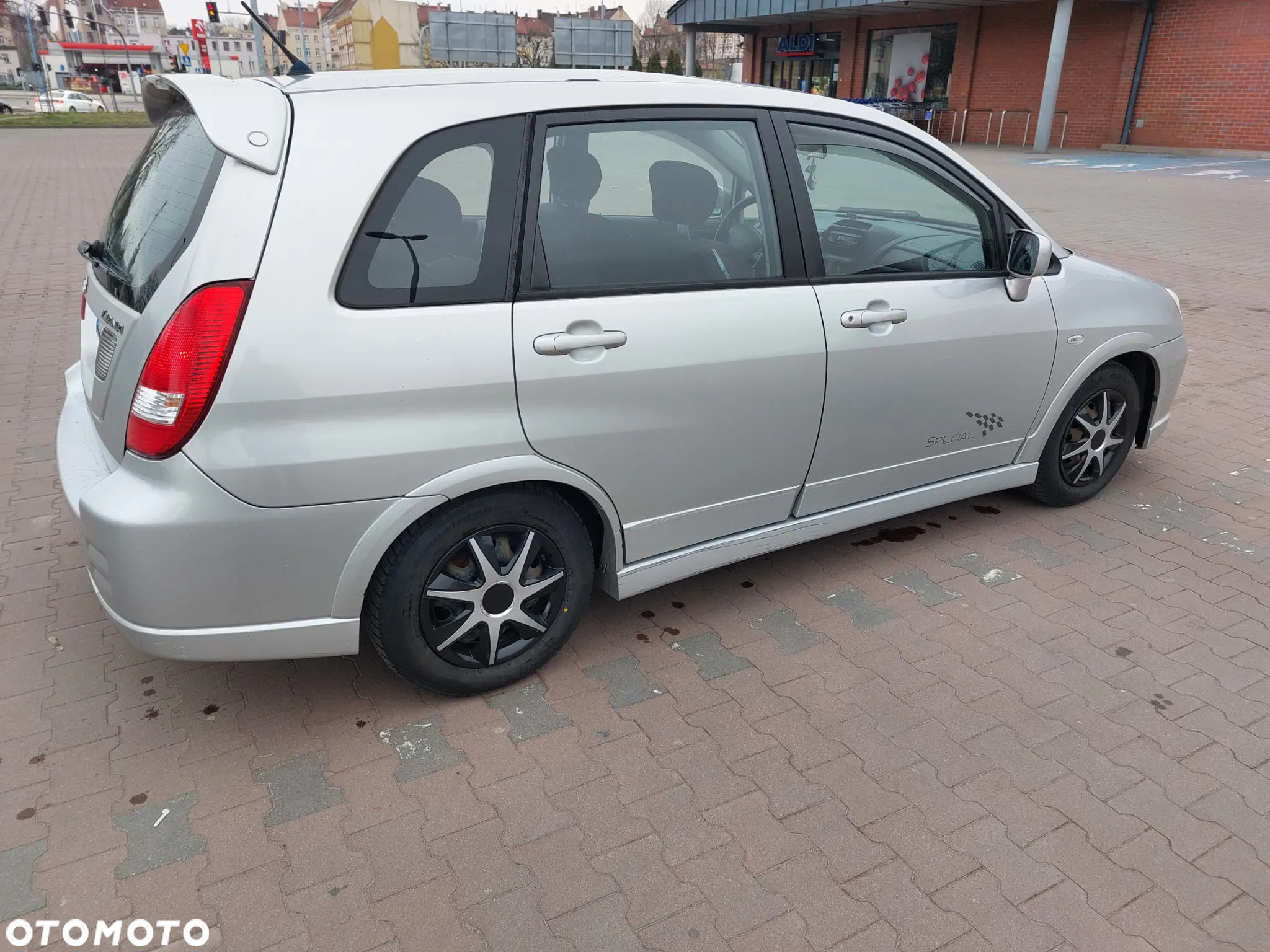 Suzuki Liana 1.6 - 5