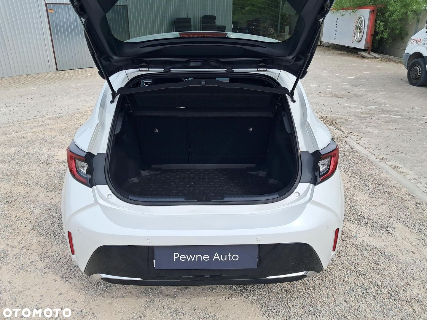 Toyota Corolla - 12