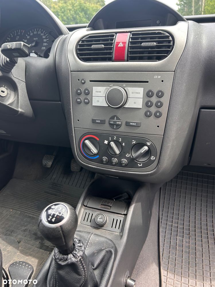 Opel Corsa 1.2 16V Cosmo - 21