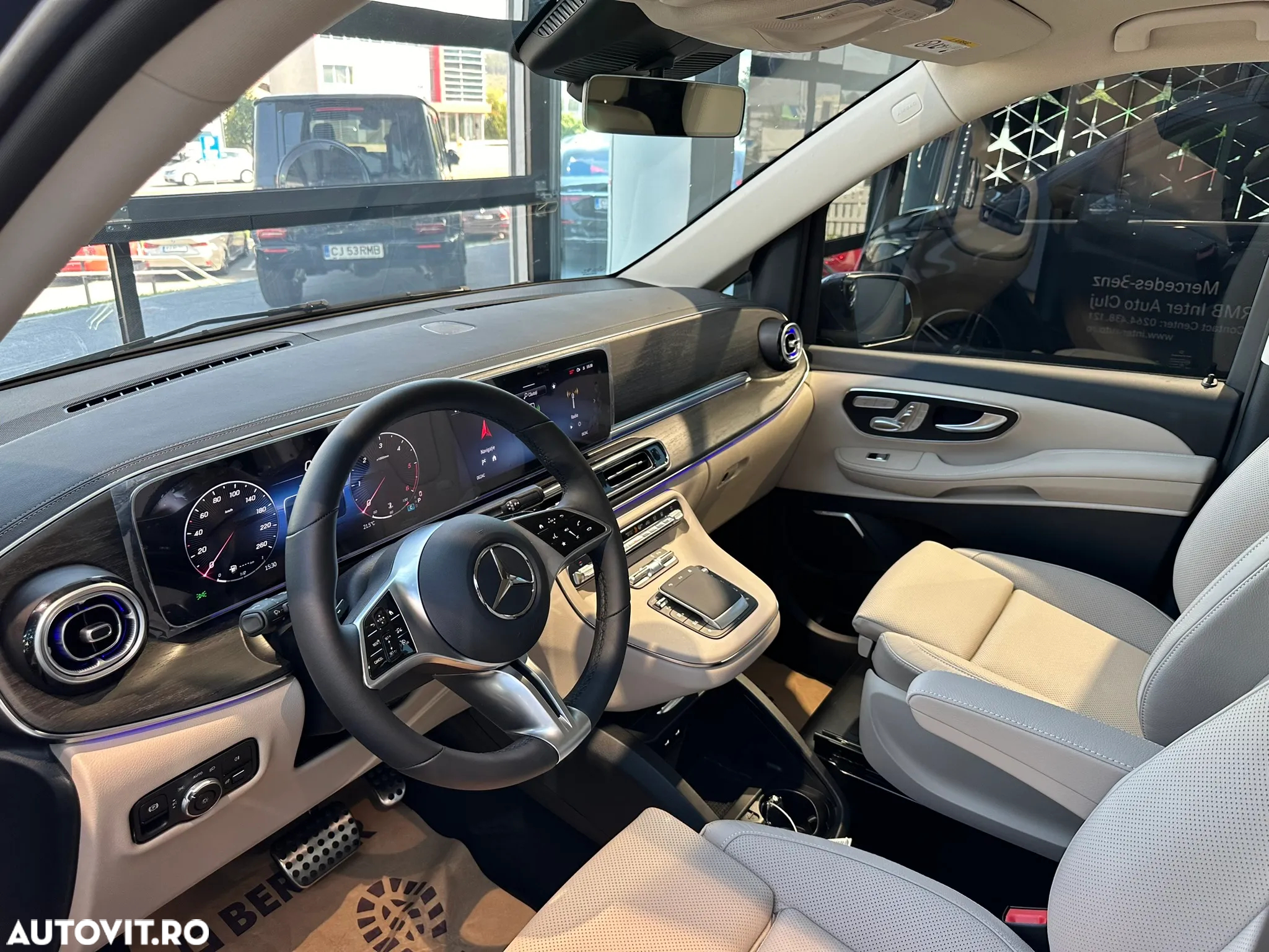 Mercedes-Benz V - 8