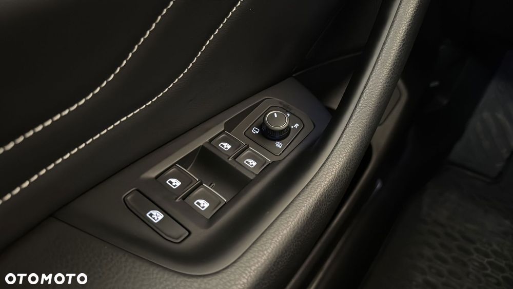 Volkswagen Passat 2.0 TSI Elegance DSG - 24
