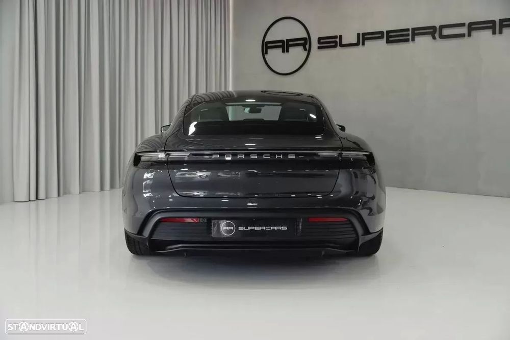 Porsche Taycan 4S — fotografia 15