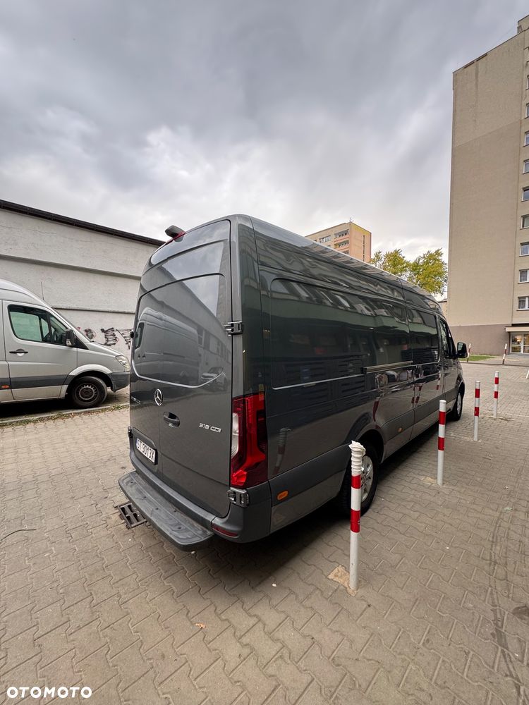 Mercedes-Benz Sprinter W907 - 3