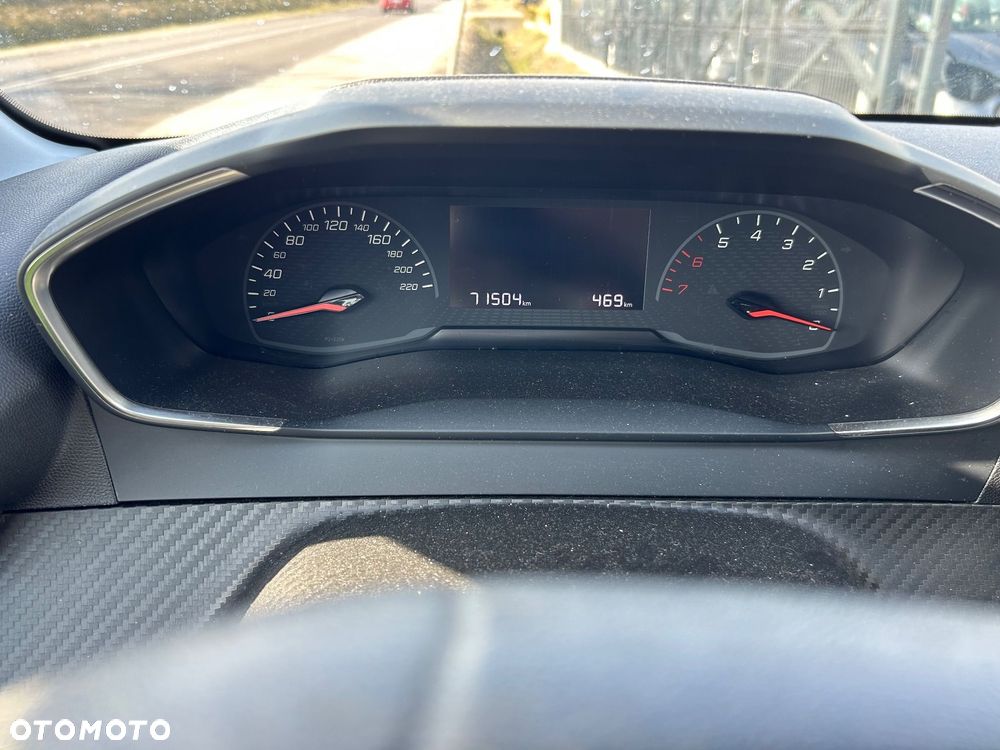 Peugeot 208 - 7