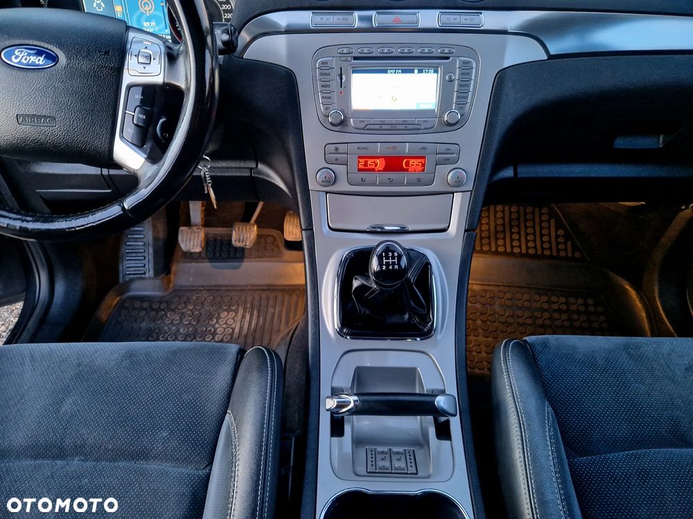 Ford S-Max 2.0 Titanium - 17