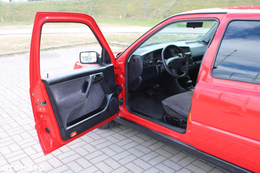 Volkswagen Vento - 17