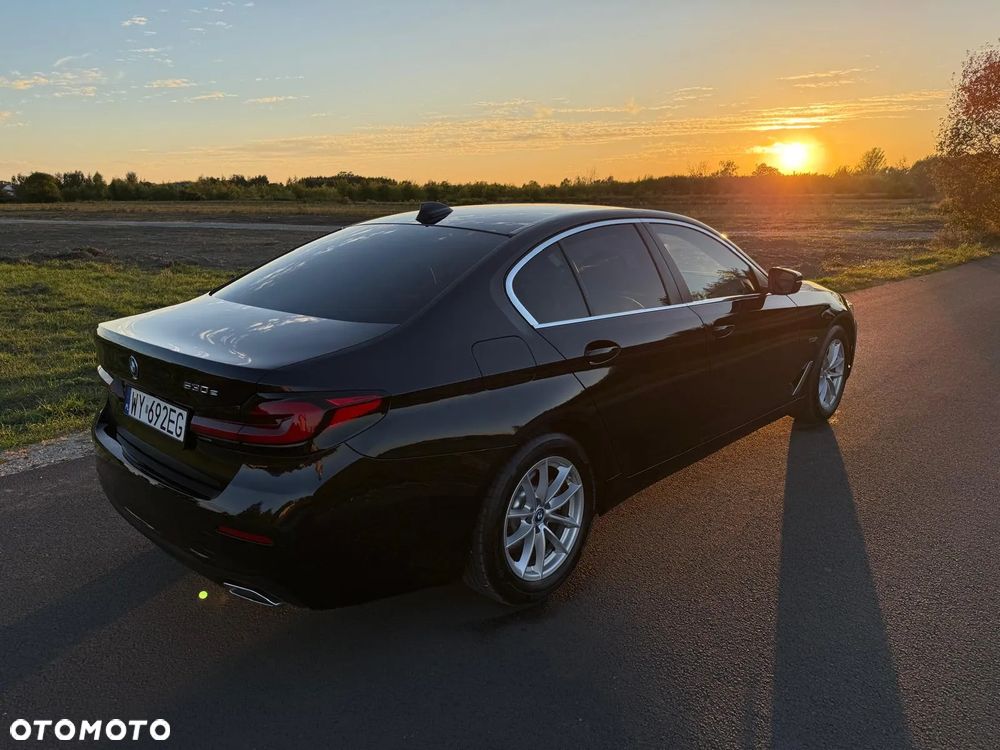 BMW Seria 5 530e - 2