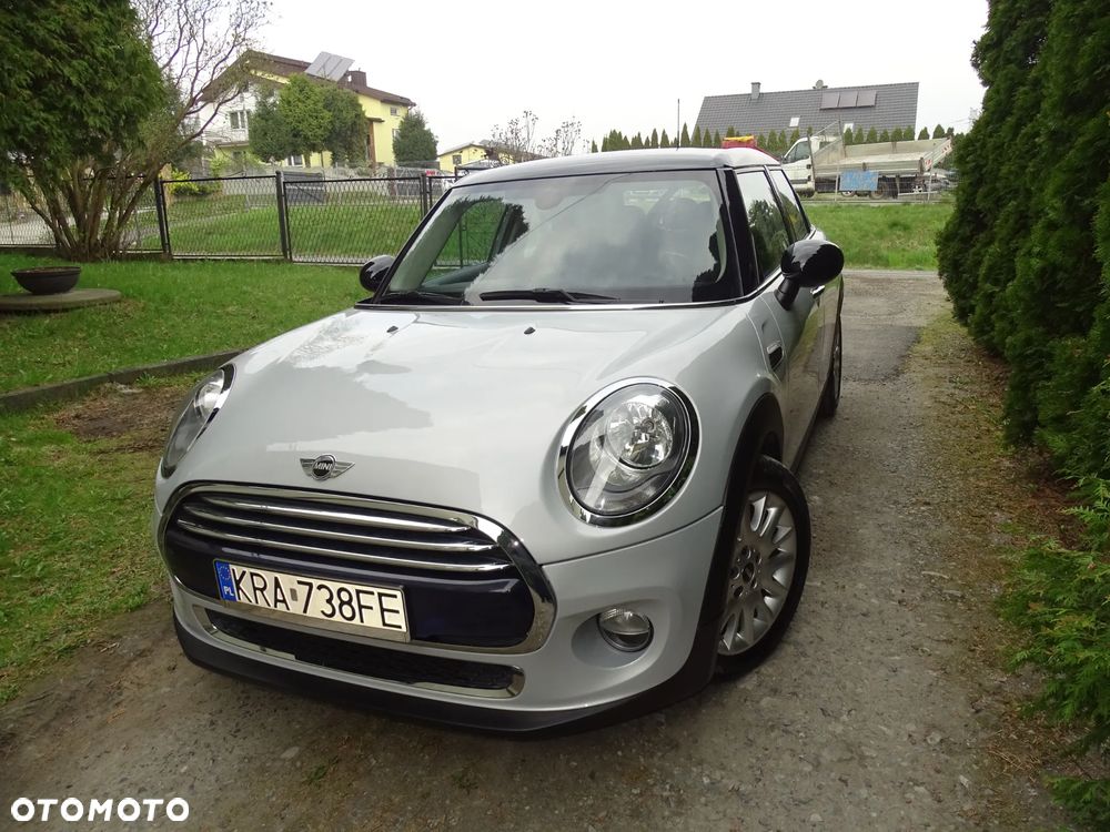 MINI Cooper Essential Trim - 1