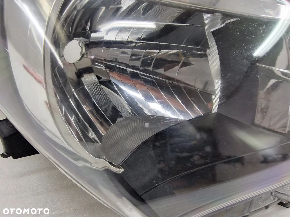 TOYOTA YARIS 3 III PRAWA ZWYKŁA LAMPA PRZEDNIA PRZÓD , NR KOITO 0D-158 , NR AUKCJI LL445 - 5