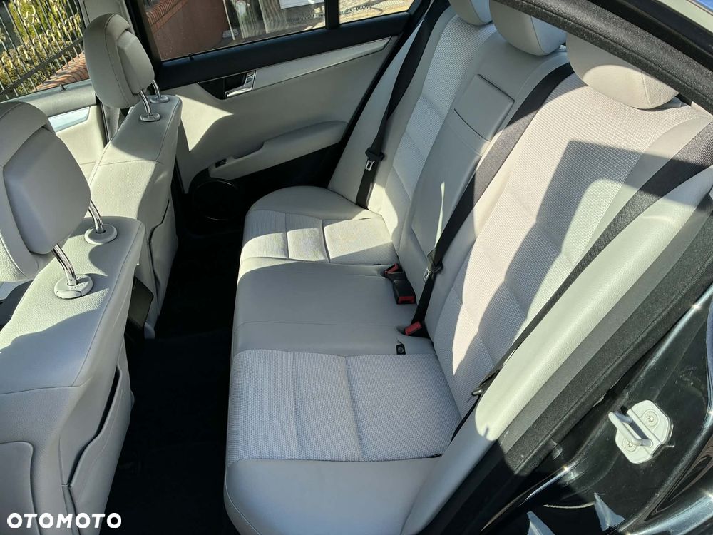 Mercedes-Benz Klasa C - 16