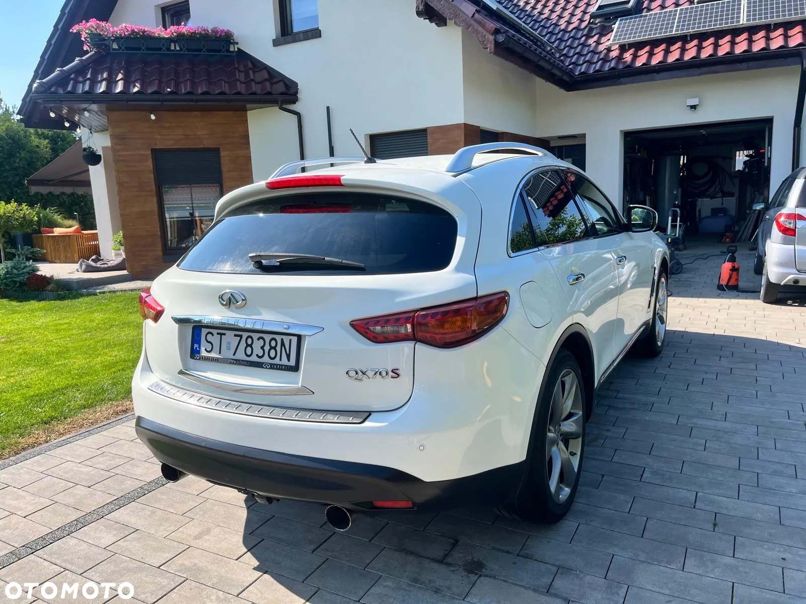 Infiniti QX70 3.0d S - 4