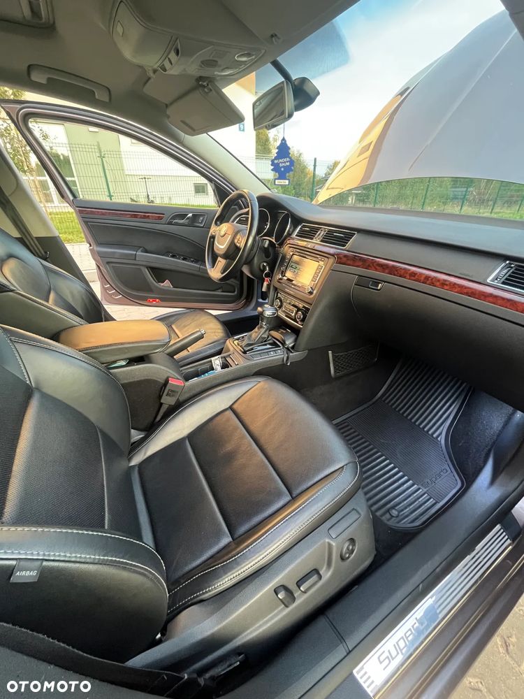 Skoda Superb 2.0 TDI 4x4 DSG Exclusive - 13
