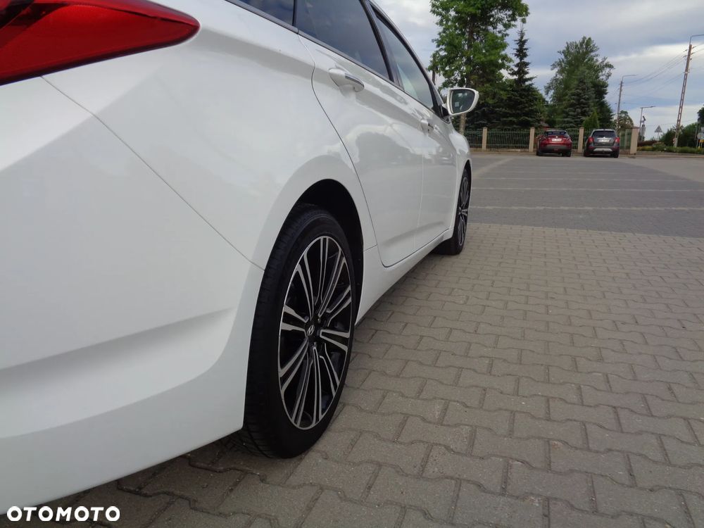 Hyundai i40 Kombi 1.7 CRDi DCT Premium - 36