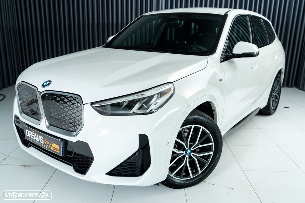 BMW iX1 eDrive20 Pack Desportivo M - 10
