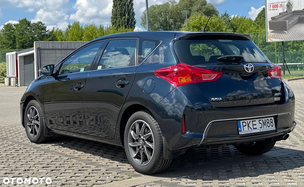 Toyota Auris 1.6 Premium + - 16