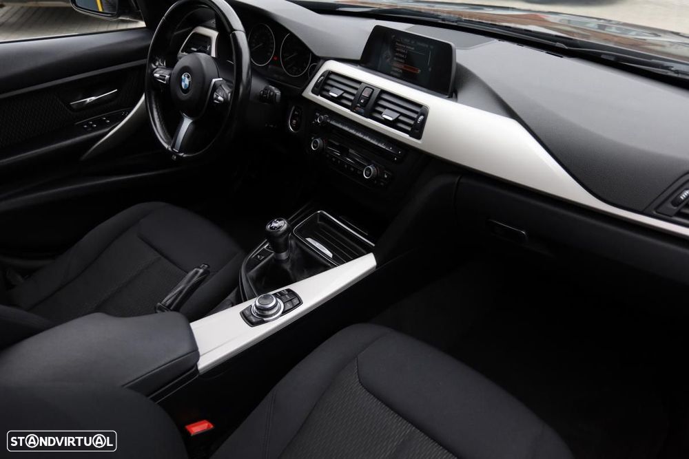 BMW 318 d Auto Exclusive - 16