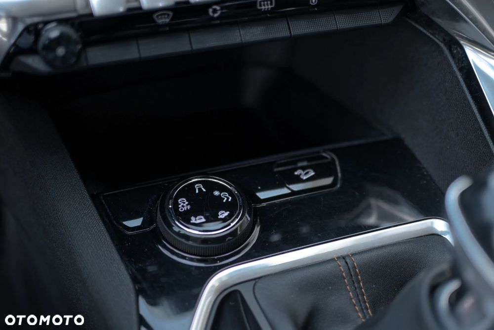 Peugeot 5008 1.6 BlueHDI Allure S&S - 18
