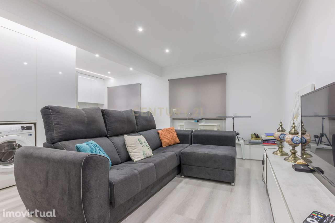 Apartamento T2 totalmente Renovado em Baixa da Banheira, Moita - Grande imagem: 2/22