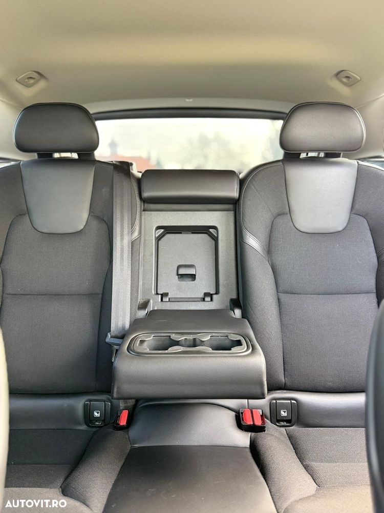 Volvo XC 60 D4 AWD Geartronic Momentum - 10