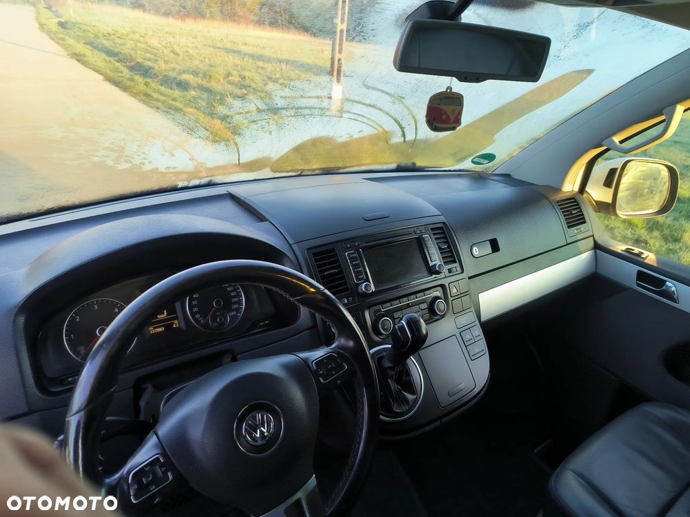 Volkswagen Multivan - 39