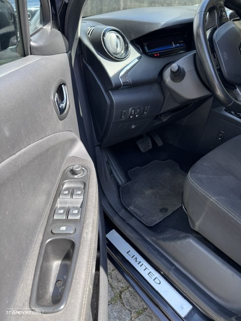 Renault Zoe - 11