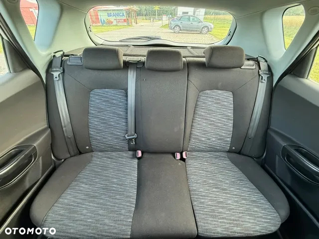 Kia Ceed - 8