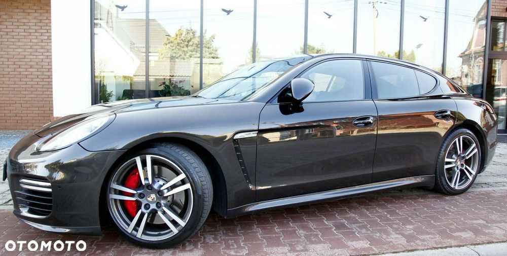 Porsche Panamera GTS PDK - 34