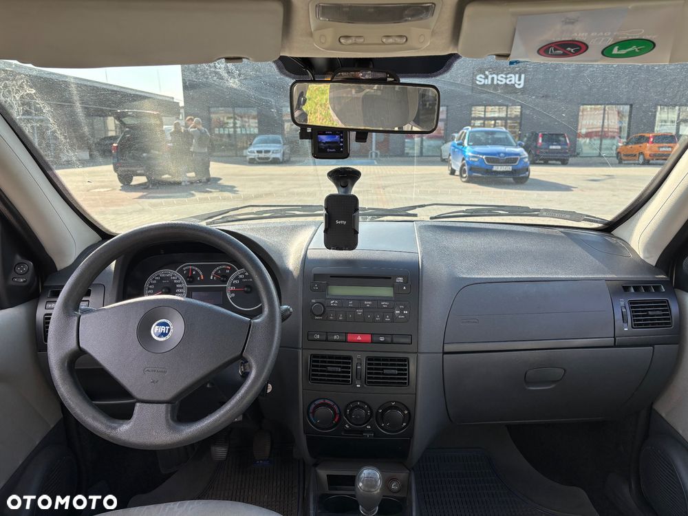 Fiat Albea 1.4 Dynamic - 9