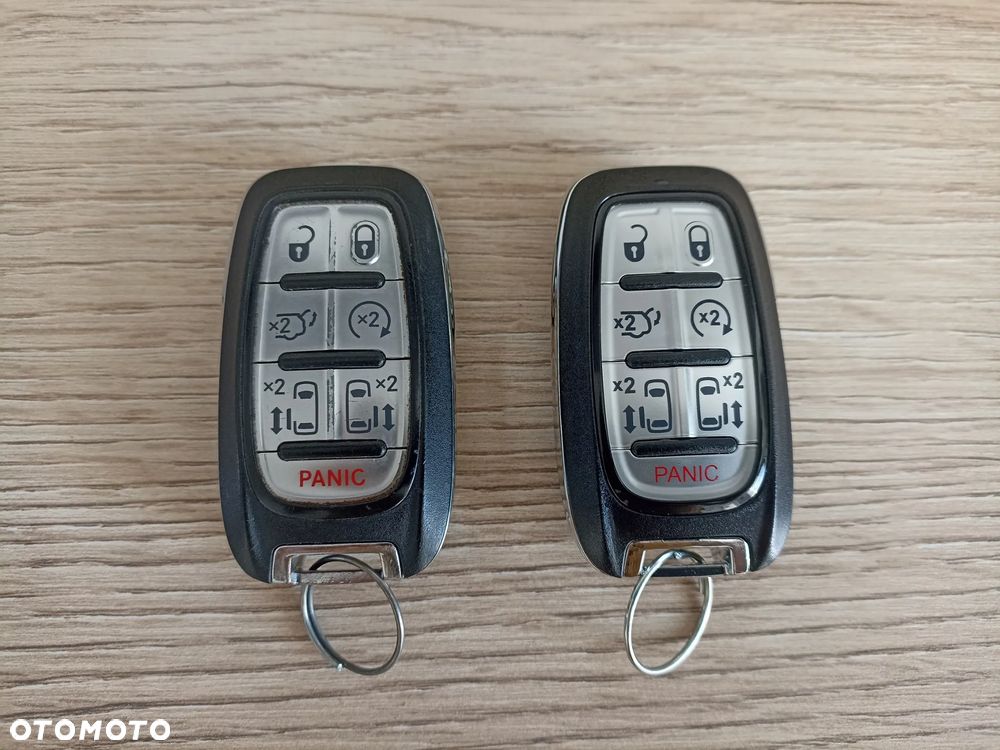 Chrysler Pacifica - 30