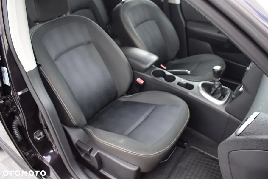 Nissan Qashqai 2.0 visia - 12