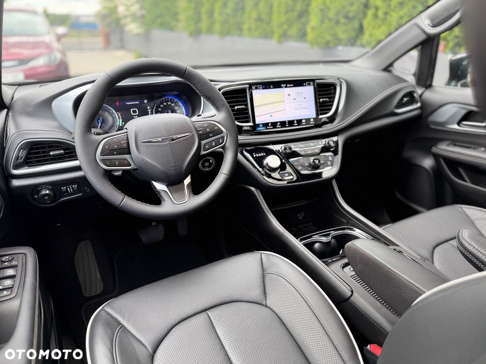 Chrysler Pacifica - 15