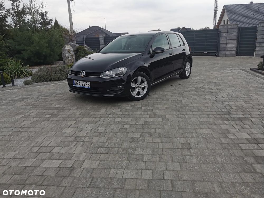 Volkswagen Golf - 1