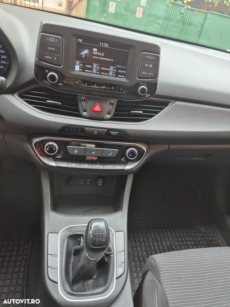 Hyundai i30 1.4 MPi 5DR M/T ISG Comfort - 4
