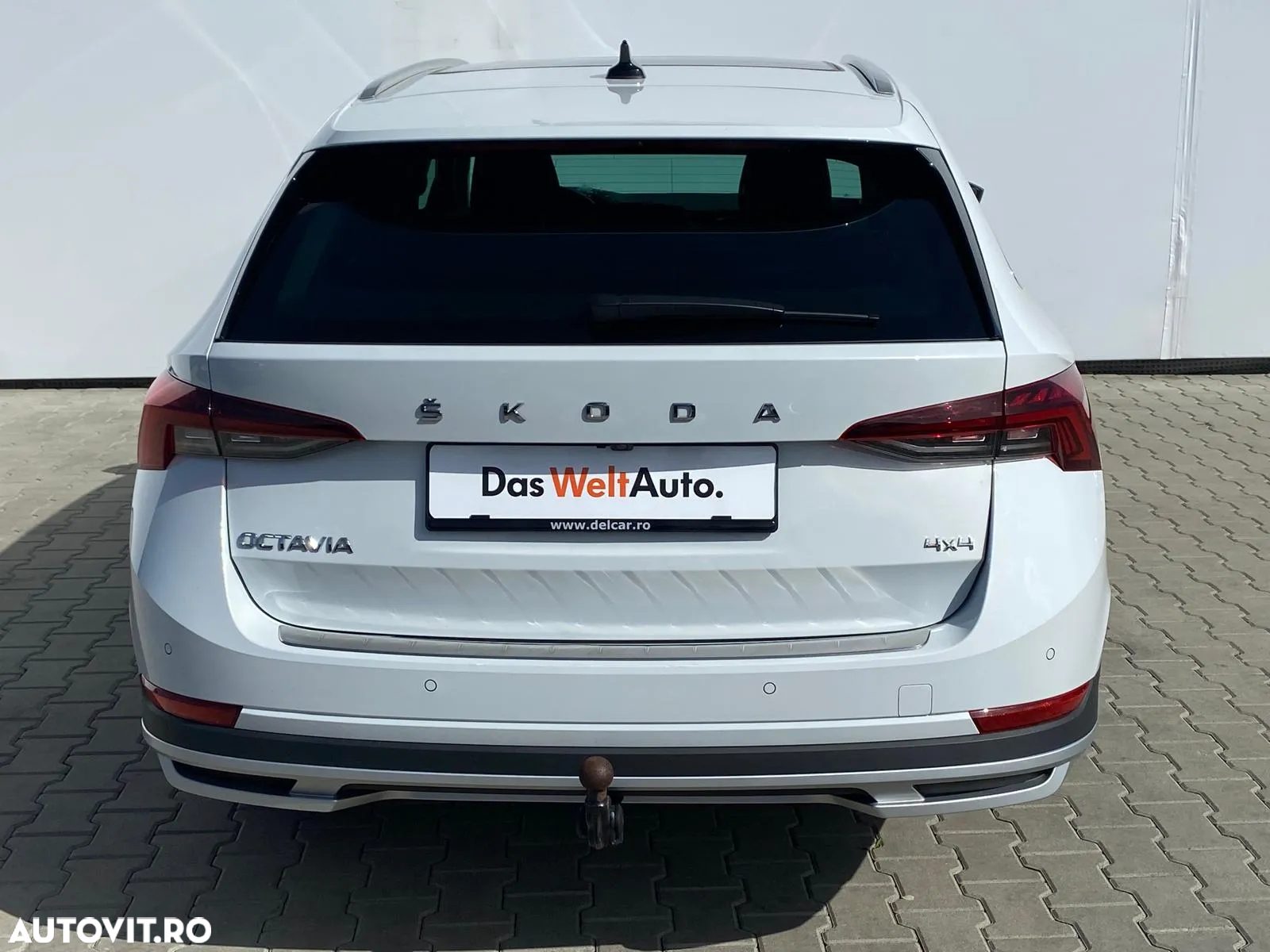 Skoda Octavia Combi 2.0 TDI DSG 4X4 Scout - 38