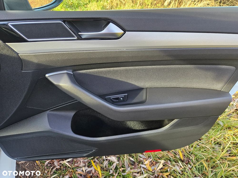 Volkswagen Passat 2.0 TDI BMT Comfortline - 34