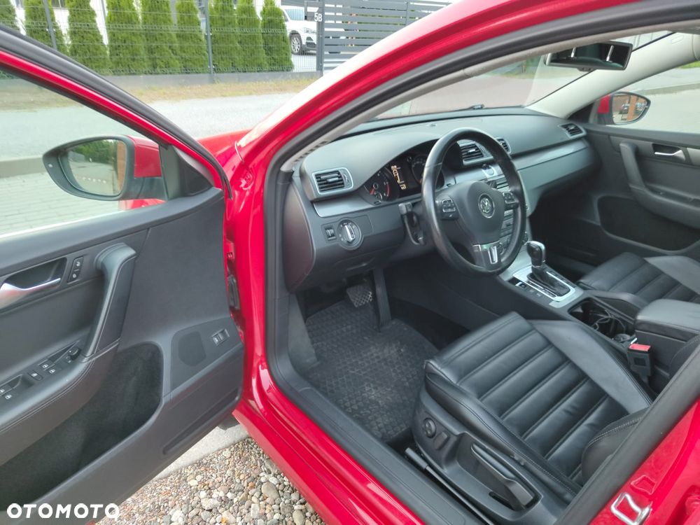 Volkswagen Passat - 13