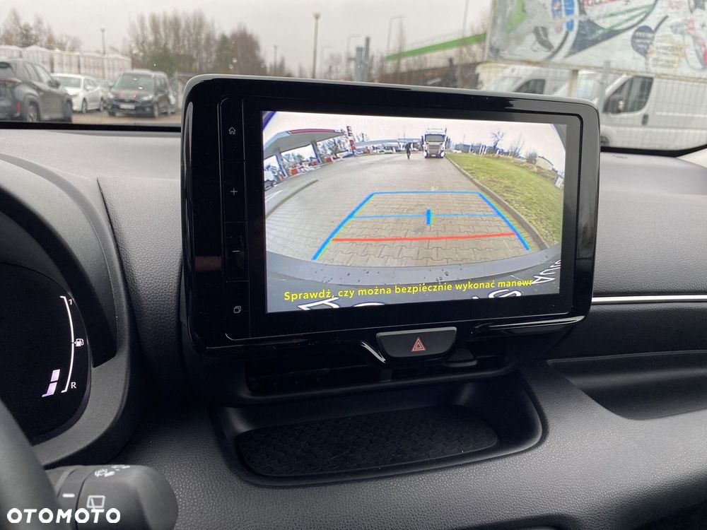 Toyota Yaris Hybrid 1.5 Style - 13