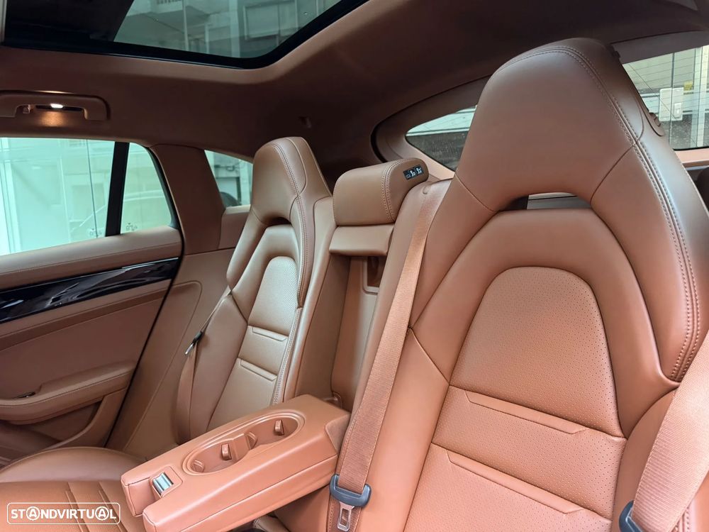 Porsche Panamera Sport Turismo 4S E-Hybrid - 5