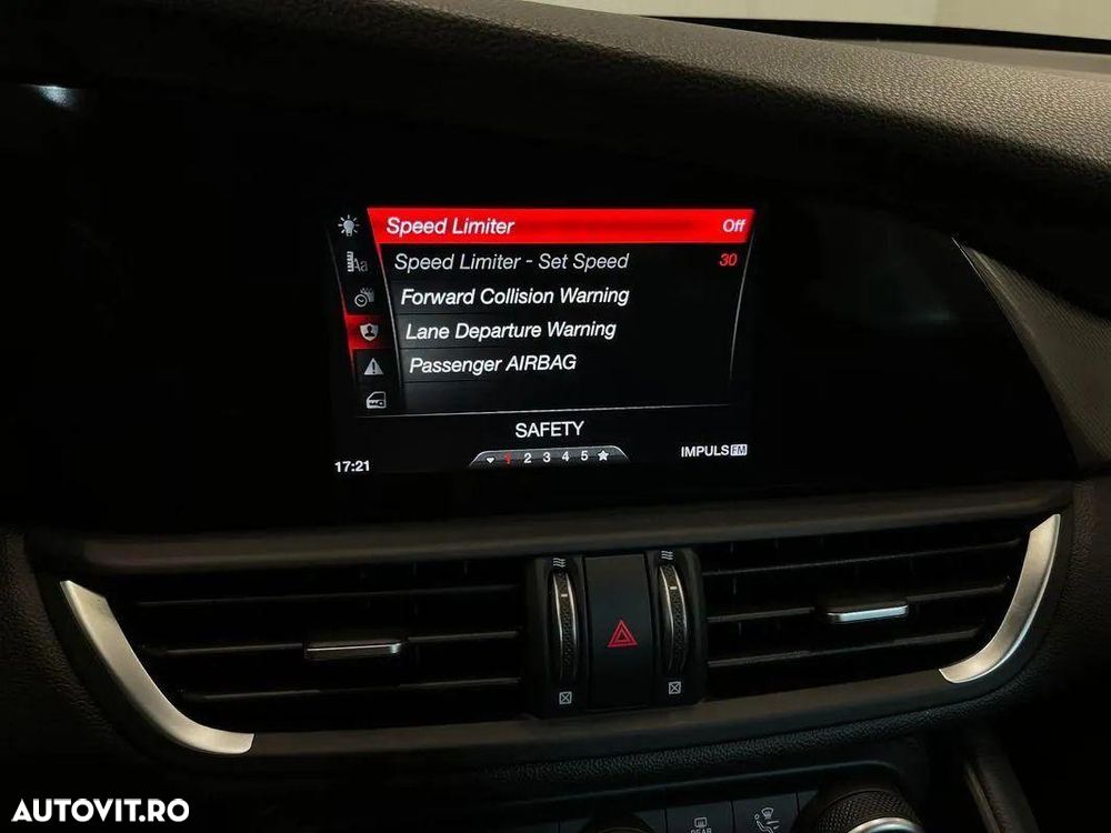 Alfa Romeo Giulia 2.2 AT8-Q4 Veloce - 19