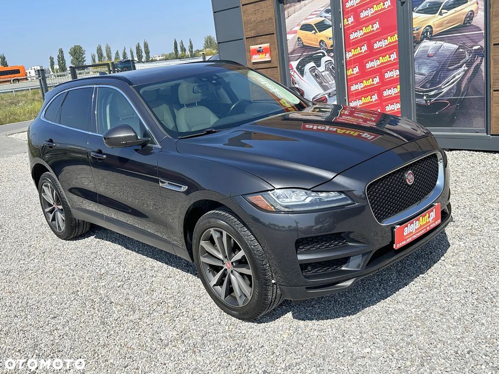 Jaguar F-Pace S AWD - 2