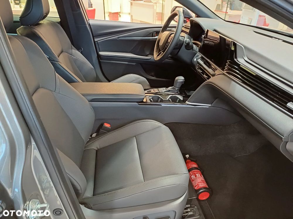 Toyota Camry - 7