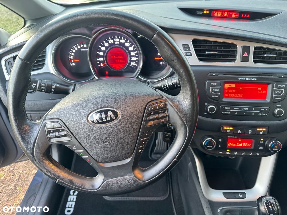 Kia Ceed - 8