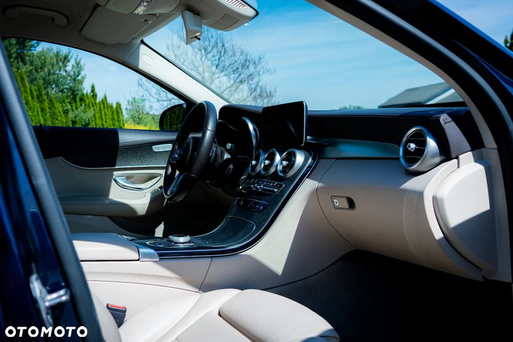 Mercedes-Benz Klasa C 300 d 9G-TRONIC AMG Line - 12