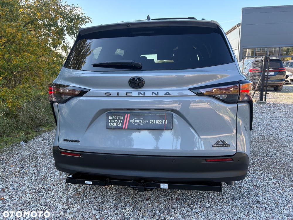 Toyota Sienna - 5