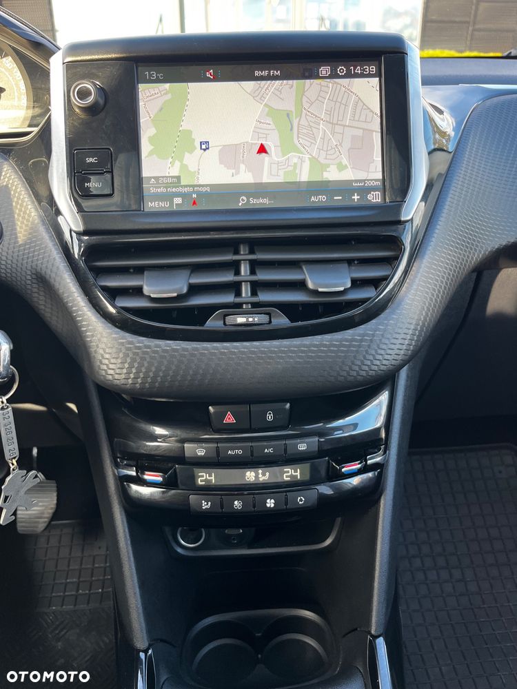 Peugeot 2008 1.2 Pure Tech Allure S&S - 12