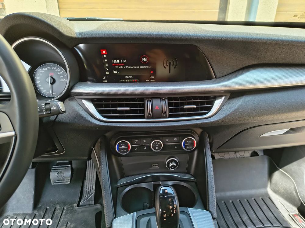 Alfa Romeo Stelvio - 17