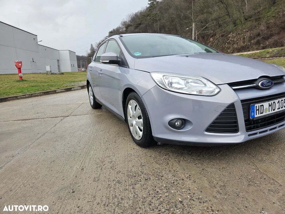 Ford Focus 1.6 TDCi DPF SYNC Edition - 19