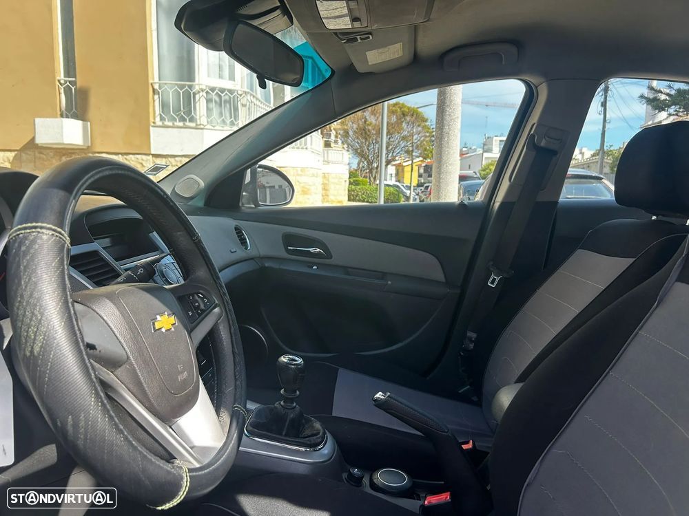 Chevrolet Cruze 1.6 LS - 14